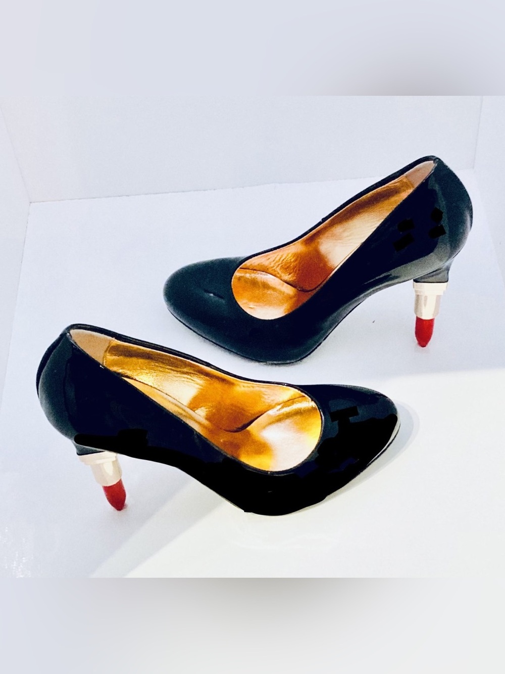 Alberto Guardian Black Patent Pump with Red & Blue Accent Heels 6 BNIB LUXURY - Picture 2 of 9